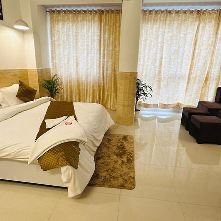 Dr White House - Noida Sector 18 Hotel Ngoại thất bức ảnh