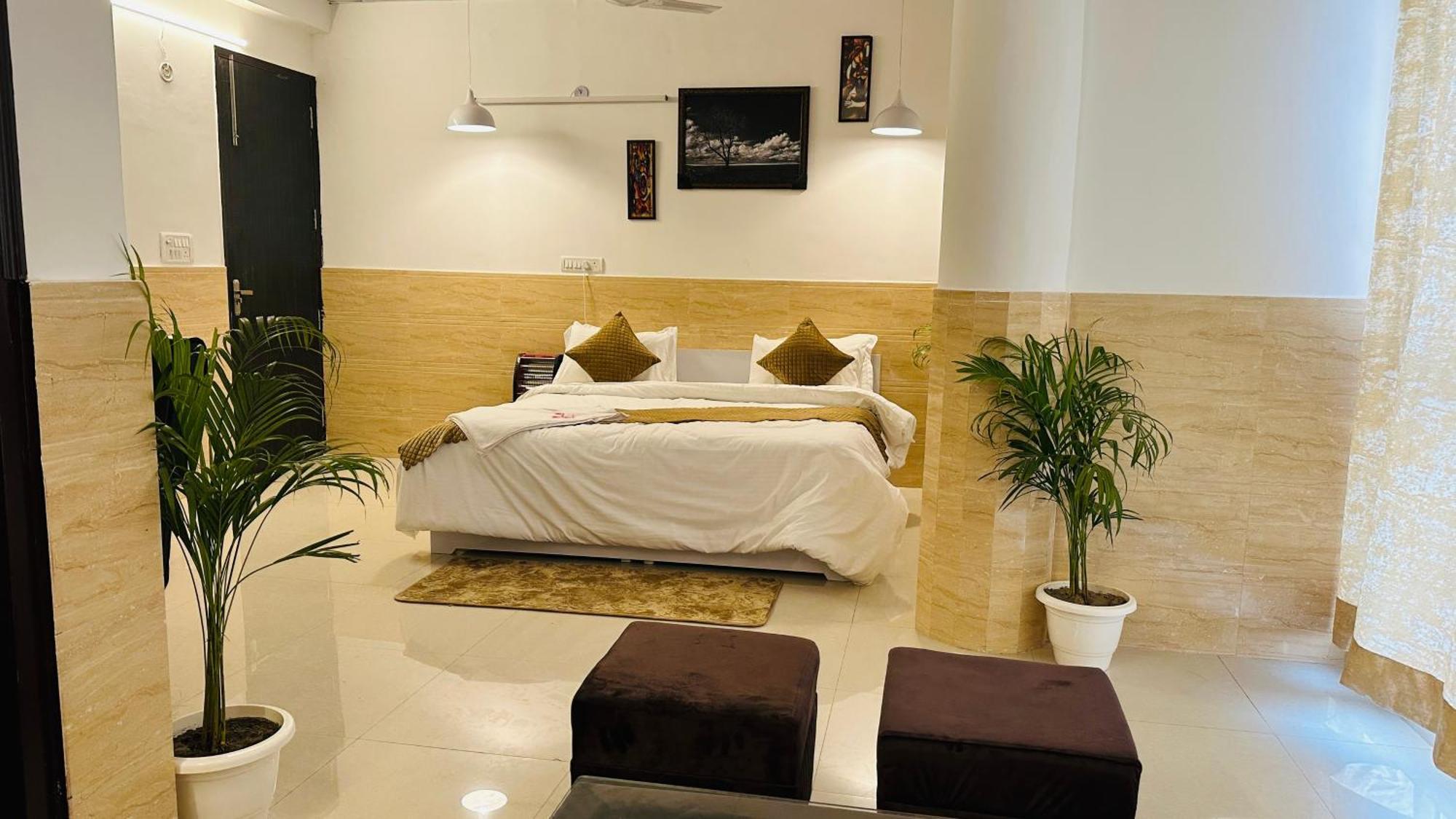 Dr White House - Noida Sector 18 Hotel Ngoại thất bức ảnh