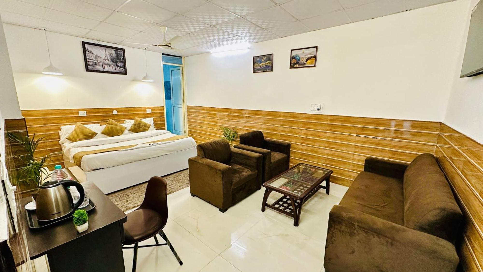 Dr White House - Noida Sector 18 Hotel Ngoại thất bức ảnh