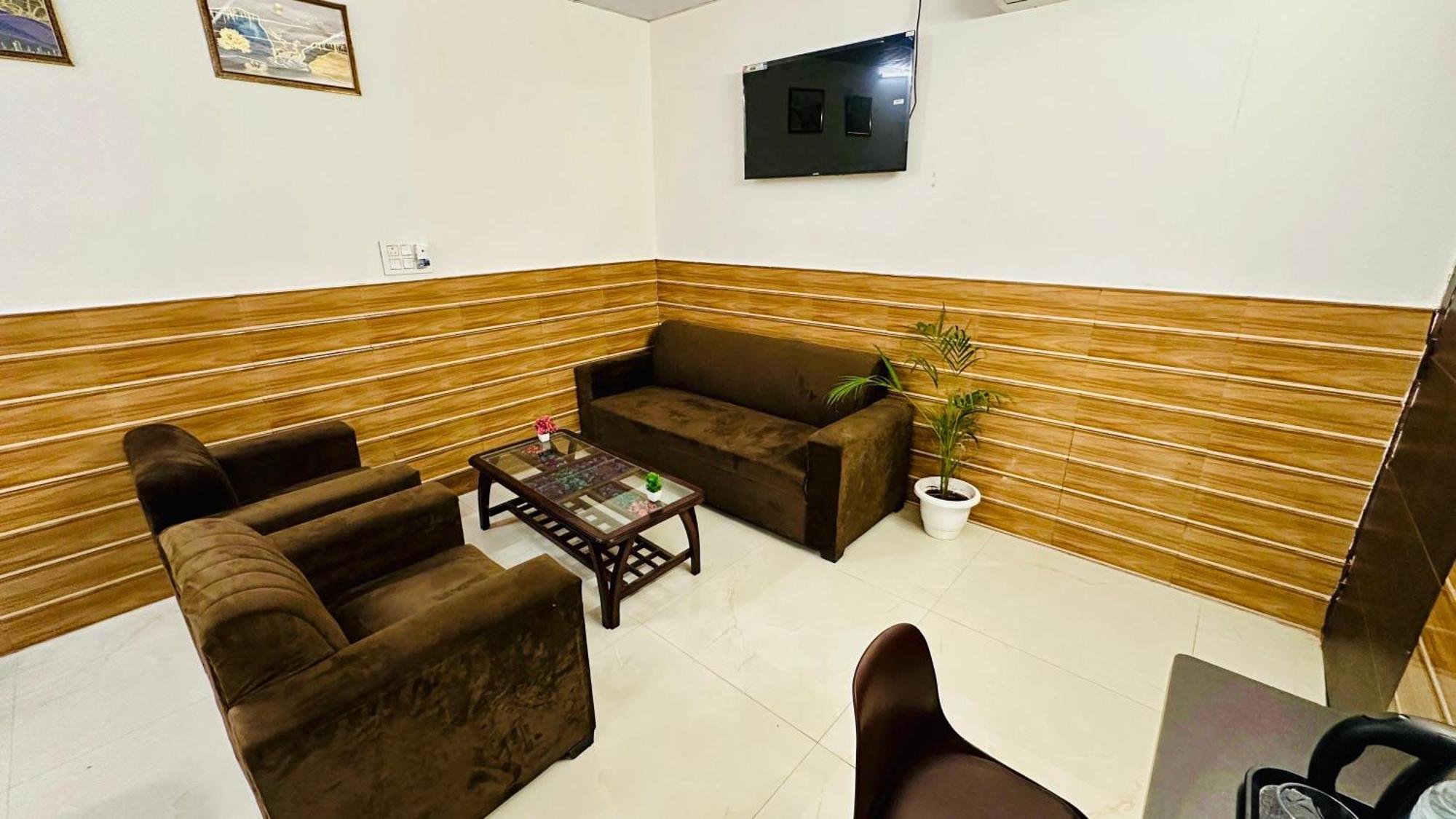 Dr White House - Noida Sector 18 Hotel Ngoại thất bức ảnh