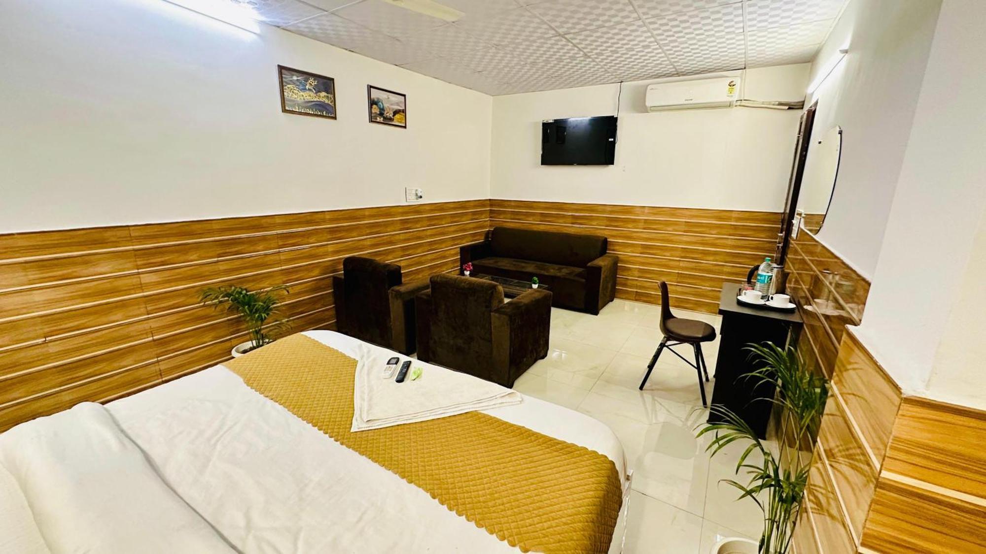 Dr White House - Noida Sector 18 Hotel Ngoại thất bức ảnh