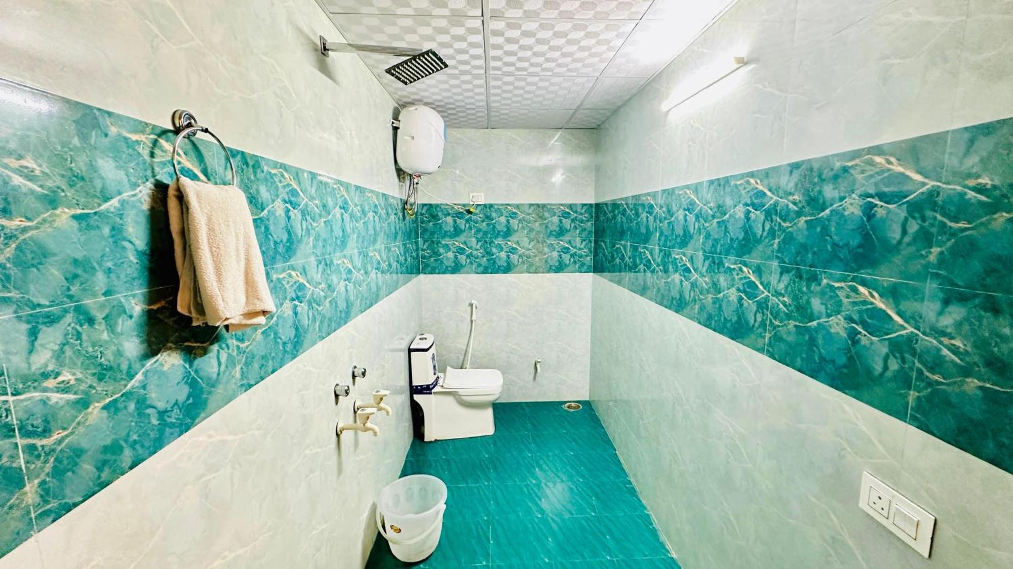 Dr White House - Noida Sector 18 Hotel Ngoại thất bức ảnh