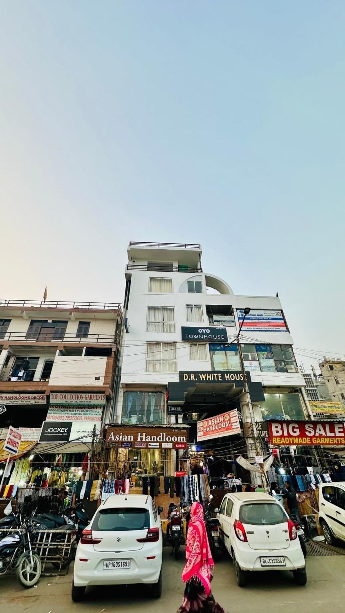 Dr White House - Noida Sector 18 Hotel Ngoại thất bức ảnh